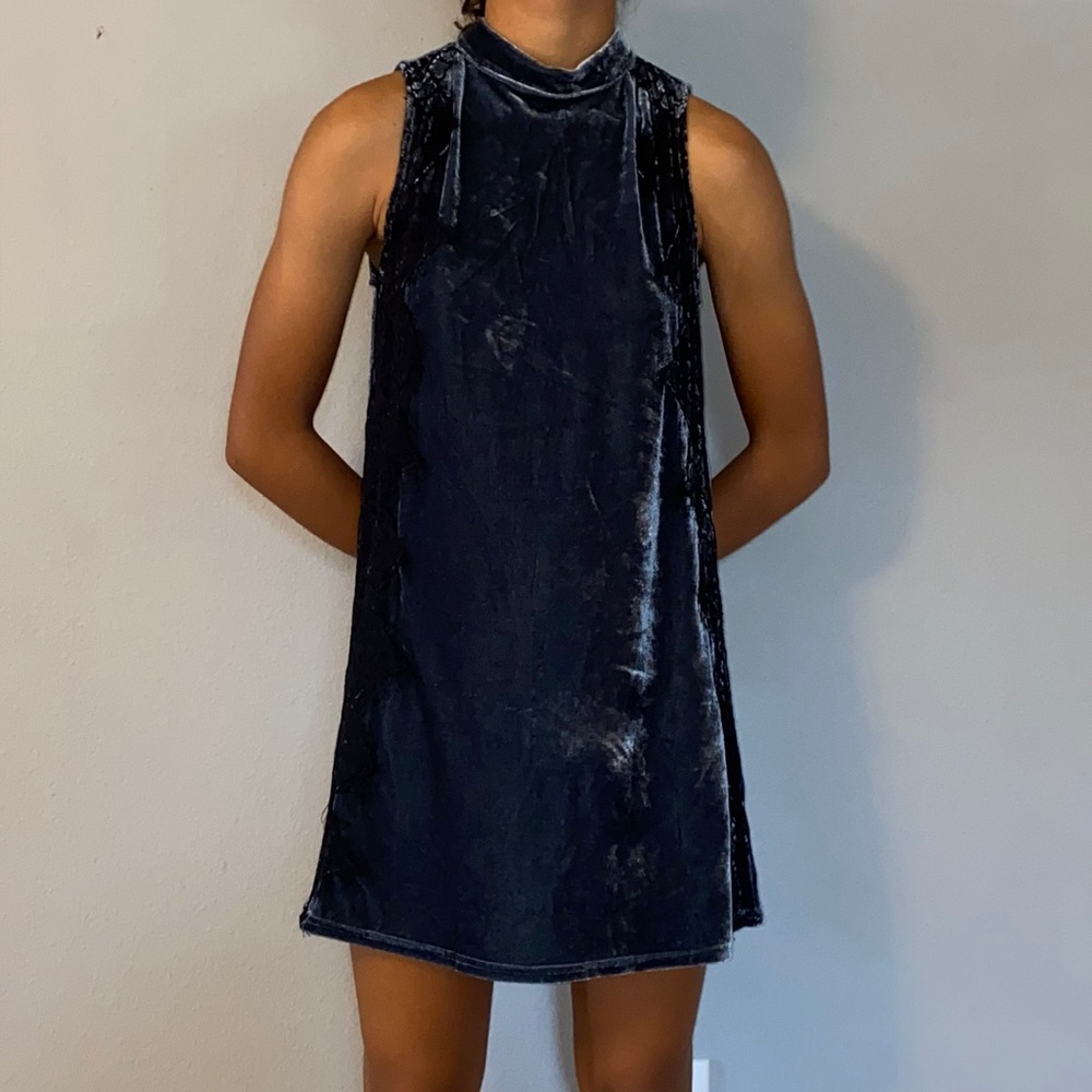 NWOT Gianni Bini Junior velvet dress